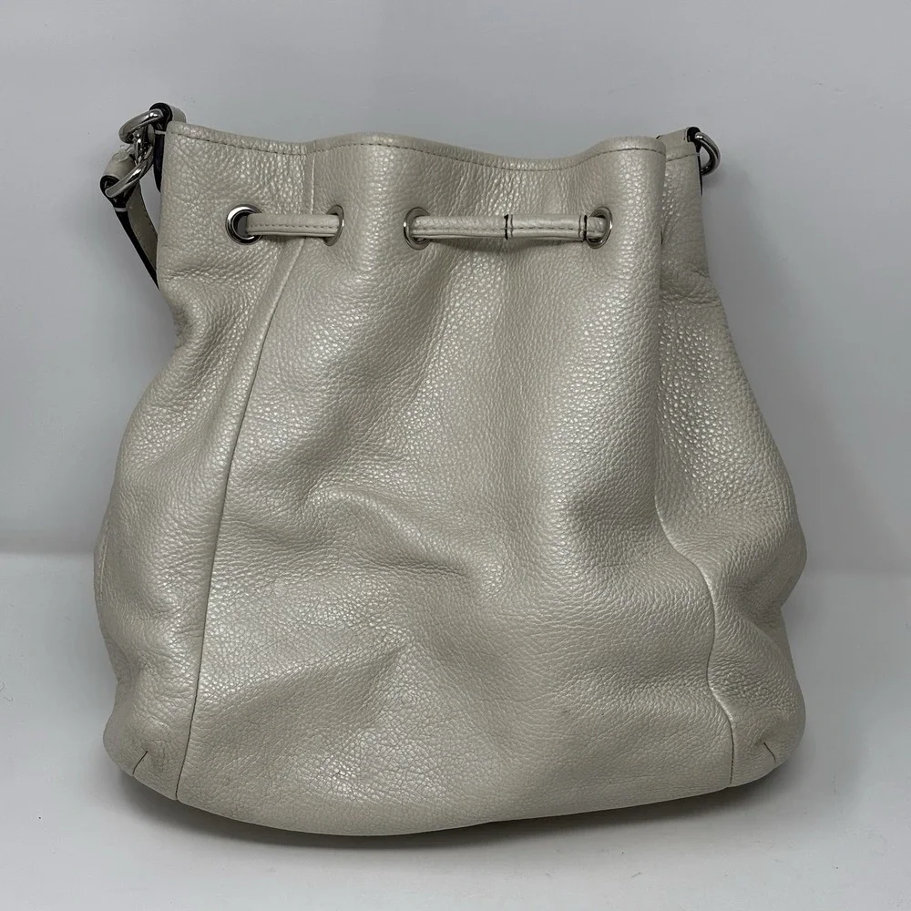 Coach Avery Bucket Bag Purse Leather F27003 Pearl Classic Minimal Capsule Spring - Picture 2 of 9